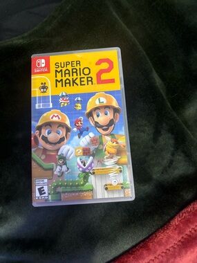 Nintendo Super Mario Maker 2 - Yellow Cover Artwork